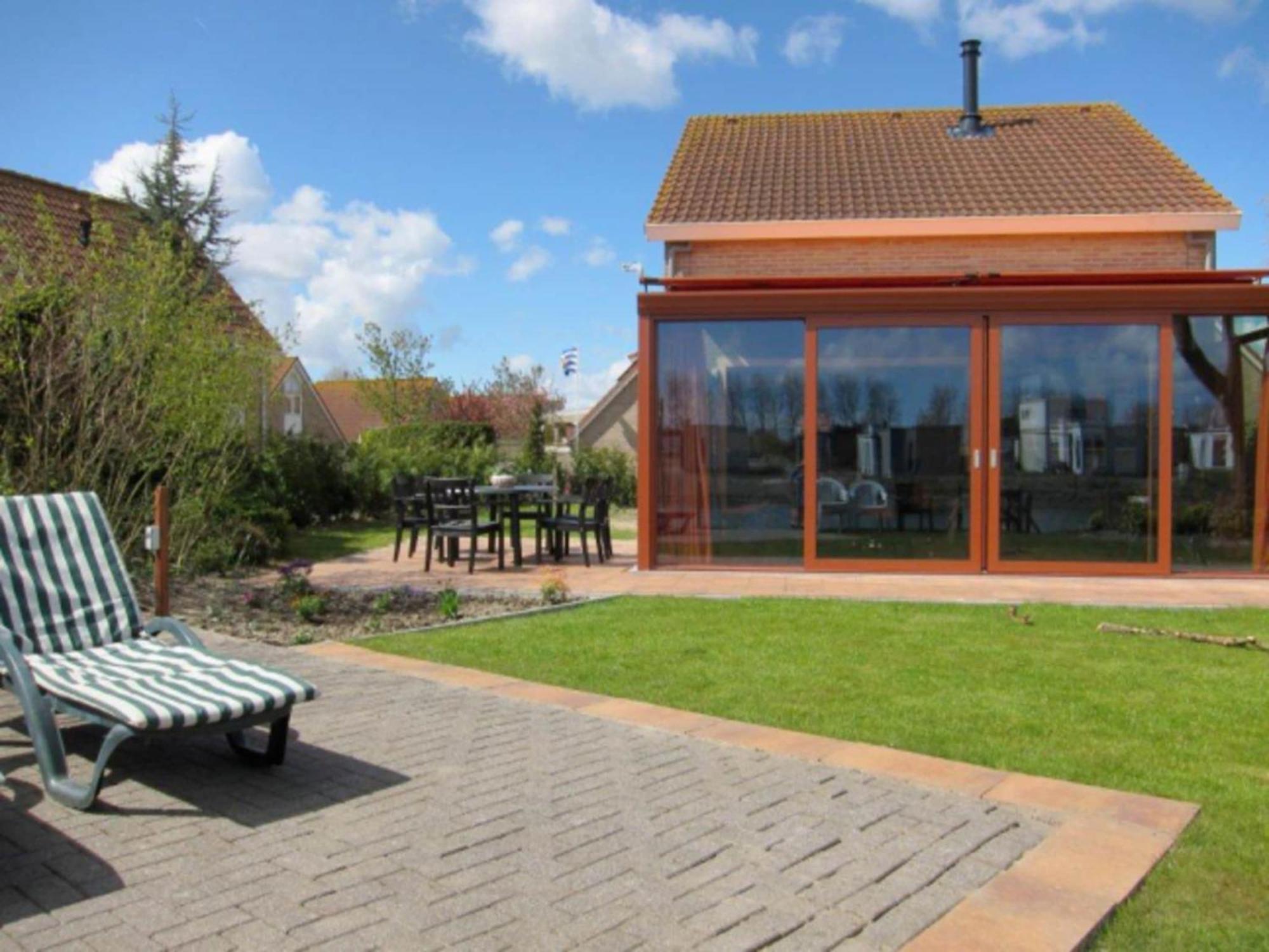 With Courtyard *