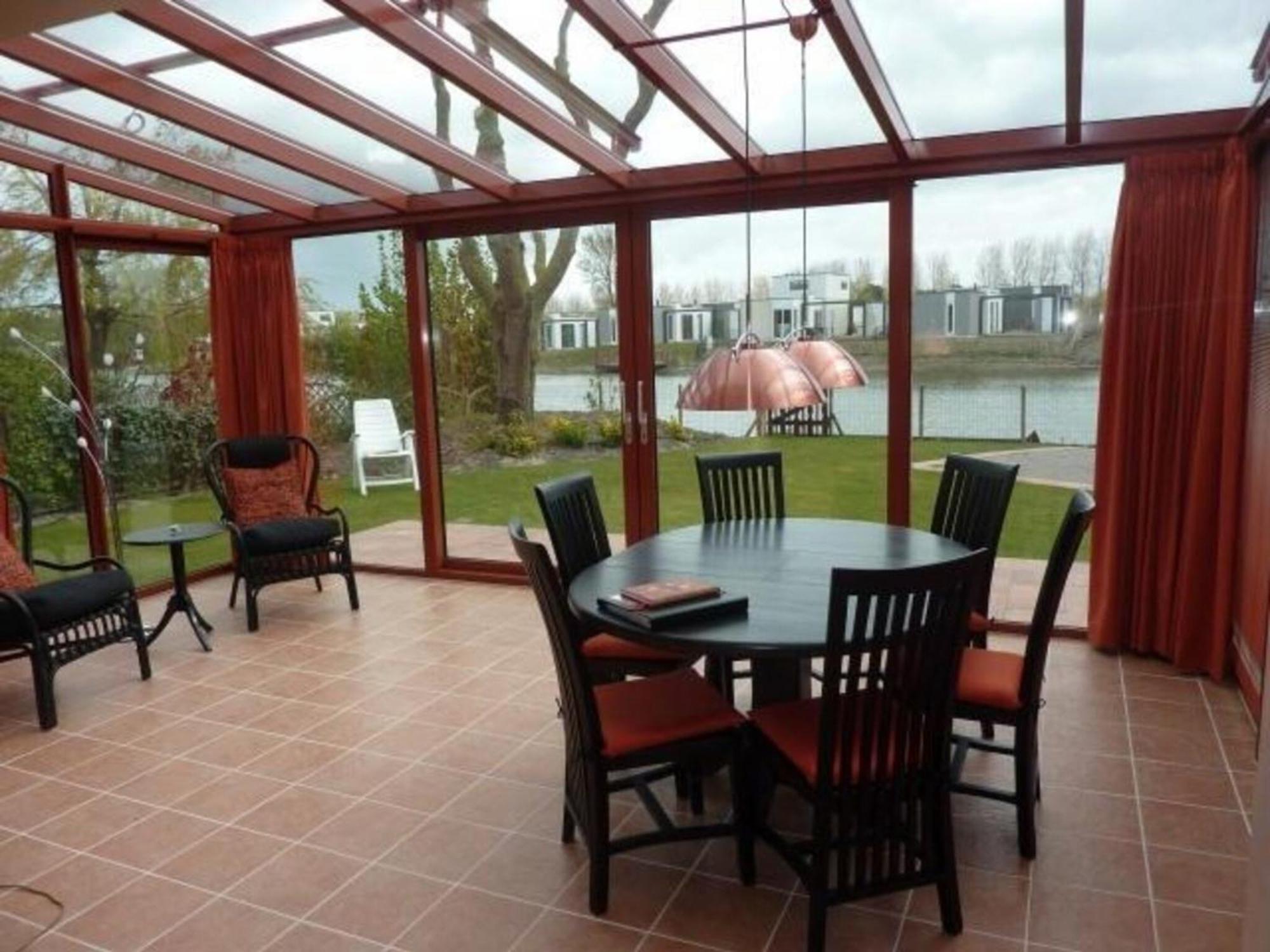 With Courtyard Vakantiehuis *