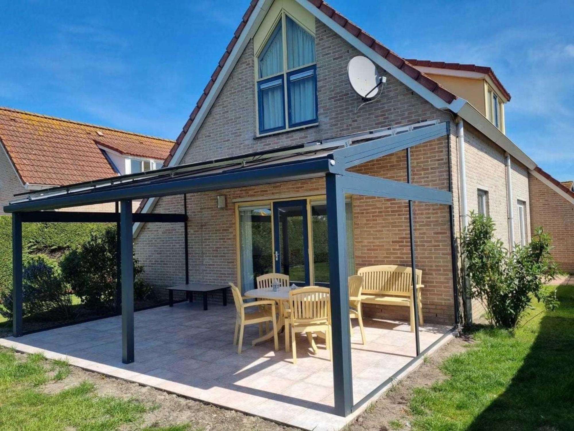 Vakantiehuis With Courtyard *
