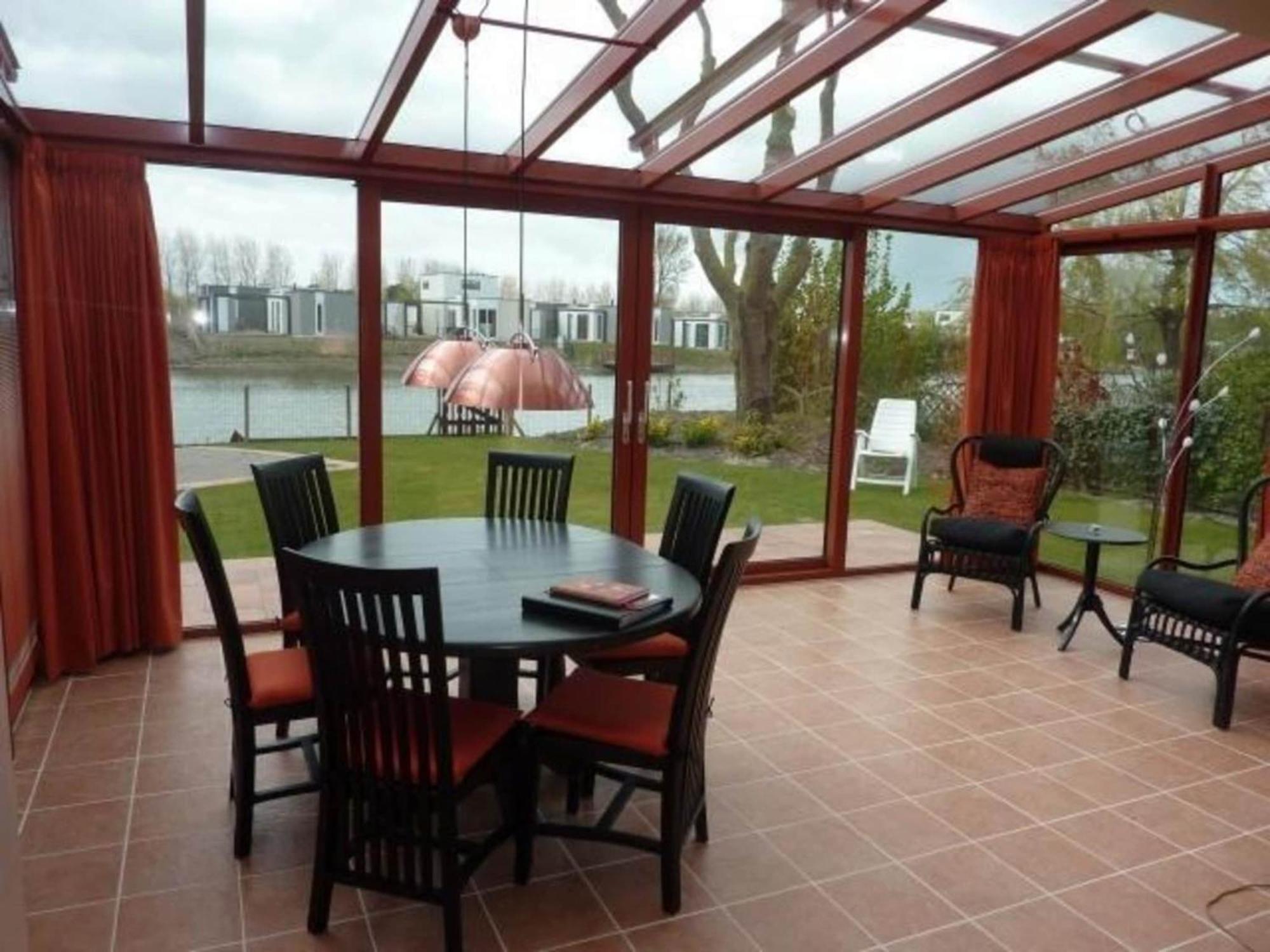 Vakantiehuis With Courtyard *